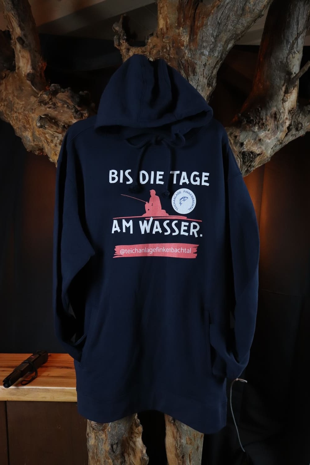 „Bis die Tage am Wasser“ Hoodie – Finkenbachtal Edition – Bild 3